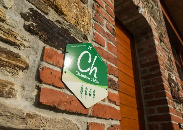 בית הארחה A La Ferme Du Pere Eugene מאלמדי